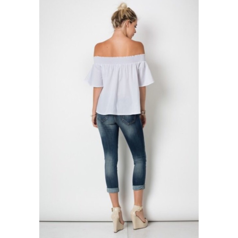 🎉CLEARANCE🎉 White Off-Shoulder Short Sleeve Top - Picture 4 of 5